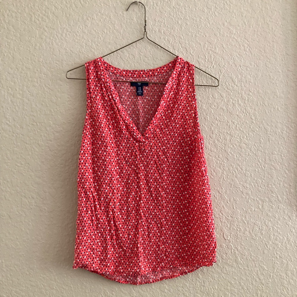 Donated — 💙5/$25💙 Last chance! Gap tank XS - Picture 1 of 2